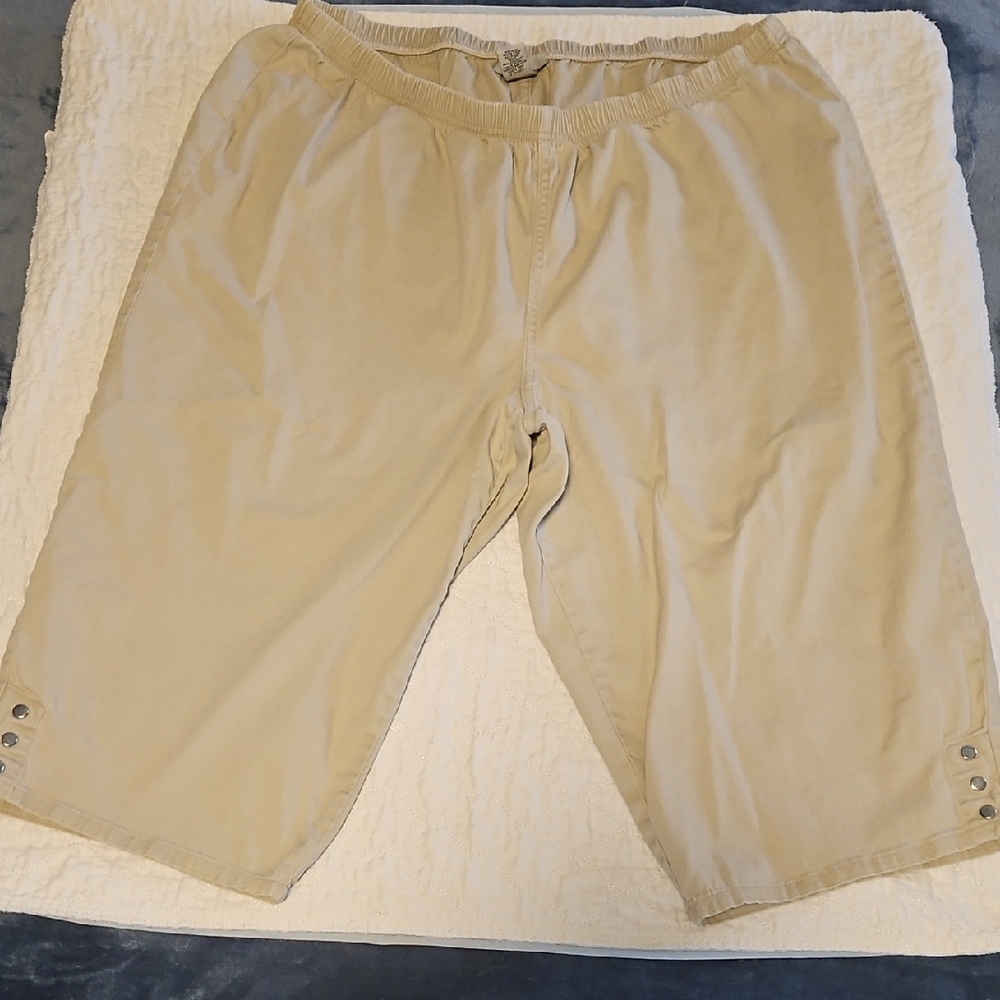 Catherine's Cream Cropped Pants Size 2X